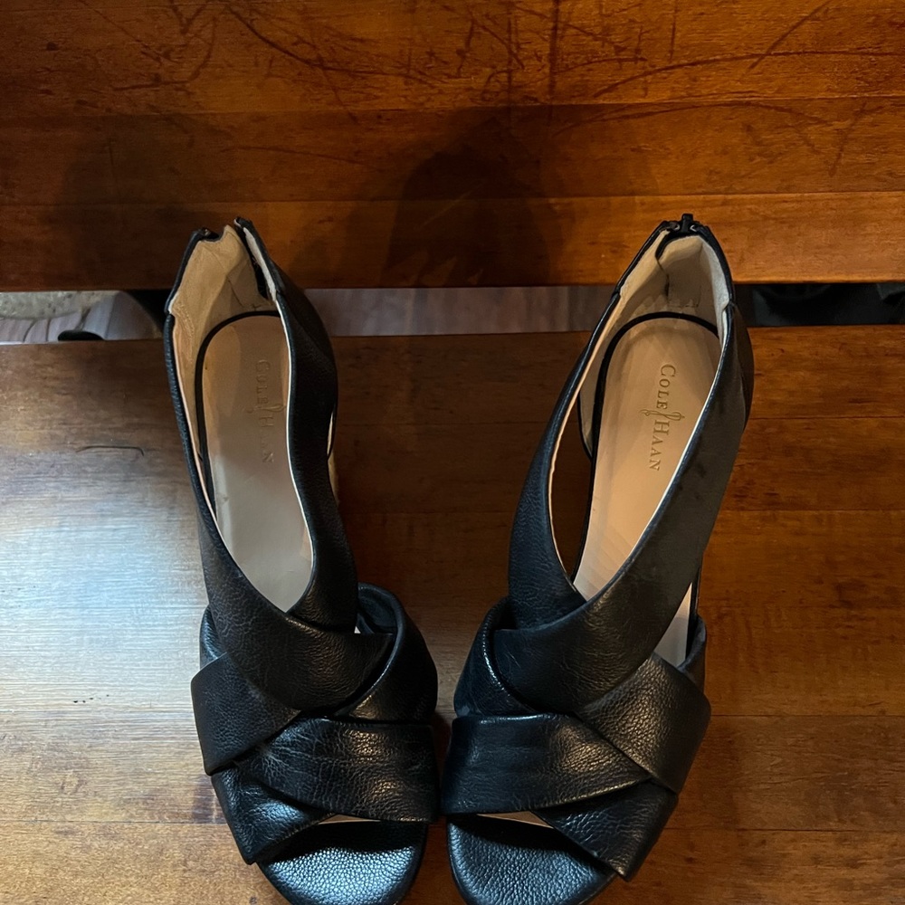 New black Cole Haan 8 1/2 Sandals.